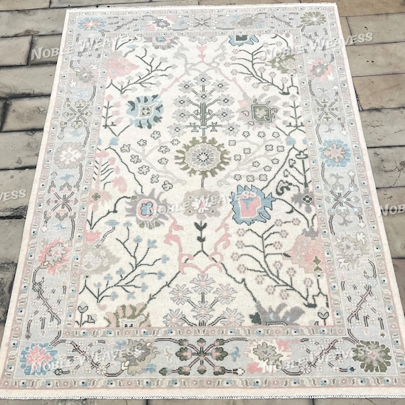 8x10 Hand knotted Oushak rug, ivory blue pink green floral for Living room, Bedroom