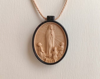 Collar Medalla Milagrosa Nuestra Señora de Fátima Madera