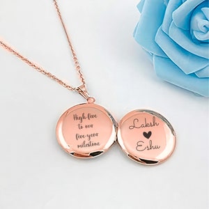 Personalized Gold Locket Necklace or keychain, Silver Locket pendant, Memory Gift, Engraved Family Necklace Valentine&#39;s gift for her jewelry