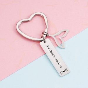 Personalized couple Name keychain,Custom engraved heart keychain set,his and hers perfect gift,Heart Keyring,Valentine&#39;s Gift for Her,Him,BF