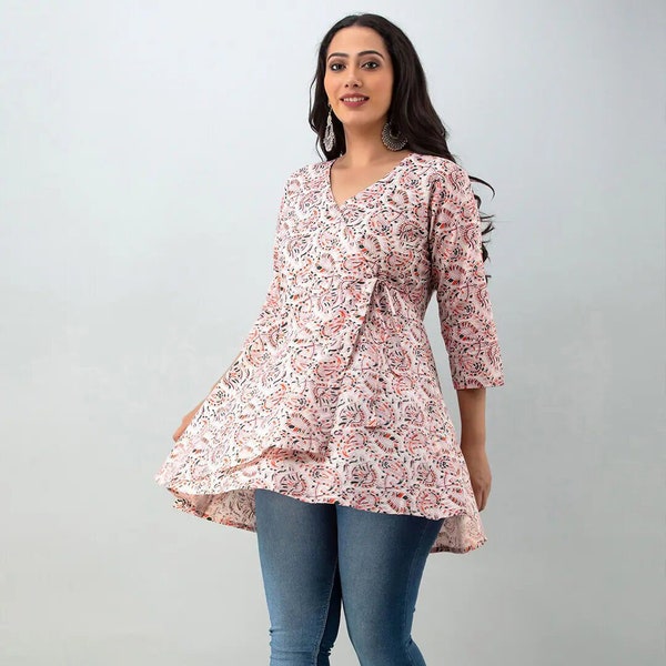 Ethno-Motive handgefertigt Indisch-Anghrakha Kurzes Kurti Kurta Top: Vielseitige Tunika für Frauen - Ideal zu Jeans oder Leggings #etsy kurtas & kurti