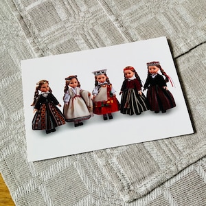 Set di 4 centrotavola o tovaglioli di piccole dimensioni in stile popolare lettone vintage, in lino grigio naturale, tessitura tradizionale, retrò in Lettonia