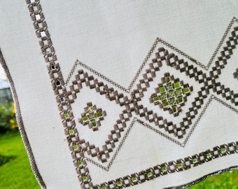 希少なヴィンテージ手刺繍ハーダンガーテーブルクロス/テーブル