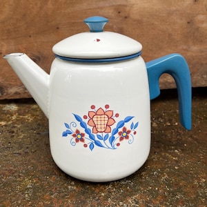 Kockum (Kockums) Vintage Swedish Teapot Kettle with Lid Enamelware Coffee Pot White and blue Rustic Kitchen Floral Decor Sweden