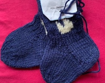 Calcetines finlandeses para bebé, mezcla de lana, nuevos, sin usar, hechos a mano, retro, vintage, hechos en Finlandia, accesorios de invierno, escandinavos, azules, blancos, nuevos.