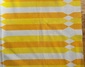 Svenskt vintage bomullstyg med tryck, gul geometrisk design