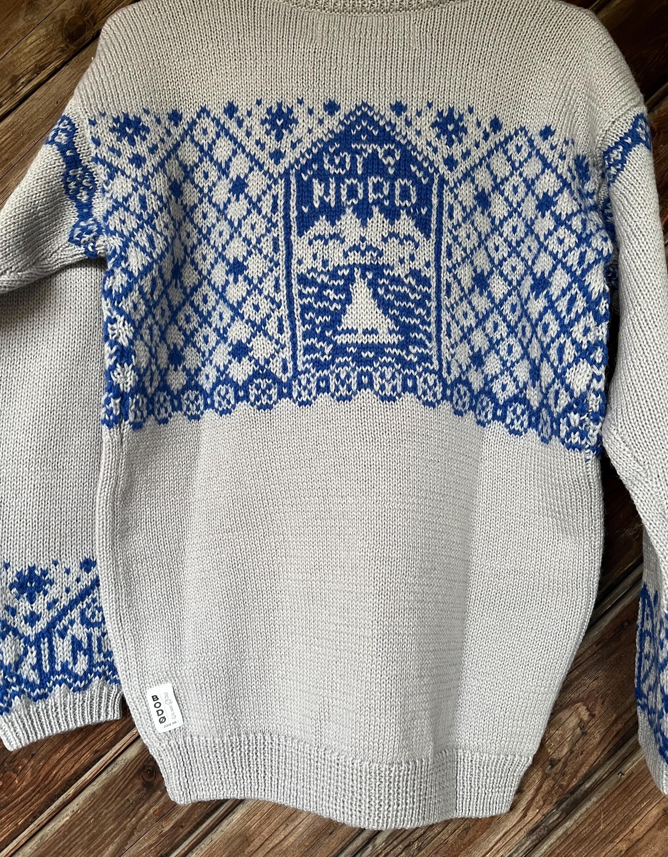 NWT Norwegian Vintage Traditional Nordic Pattern Ornamented
