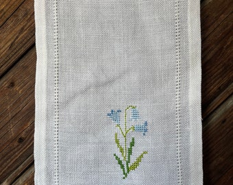 Swedish Vintage Table Runner Small Table Cloth Embroidery spring flower Scandinavian Retro Gift Sverige 68  x 18 cm