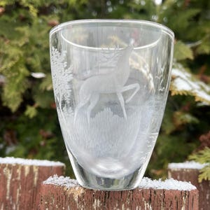 1950er Jahre Schwedische Kristallvase Kunst Glasvase mit geätztem Rentier Motiv Schweden Vintage Cool Retro Skandinavisches Design アートガラス