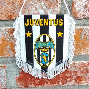 Juventus Turijn Torino 1980s very rare calcio gagliardetto / vlagje / fanion football fait main / vintage item wonderful colours graphics