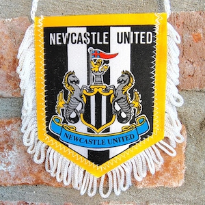 Newcastle United FC 1980s soccer football handmade fait-main pennant fanion wimpel banderin - unique vintage rare decorative item