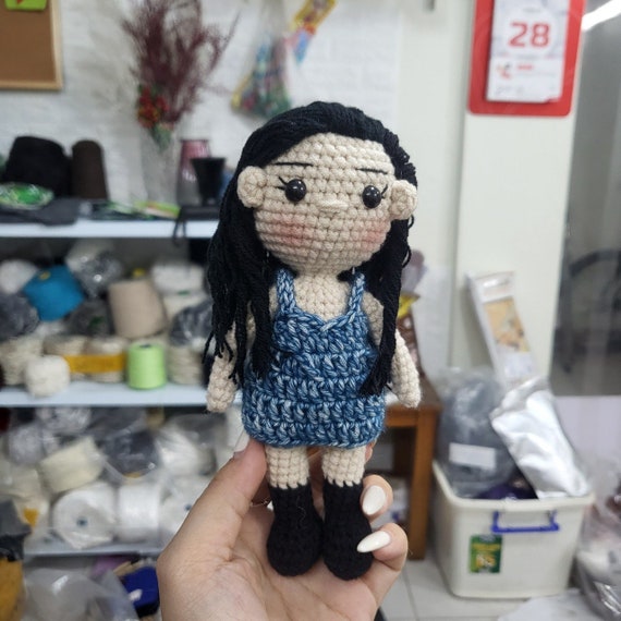 Handcrafted Custom Crochet Dolls for Personalized, Mini Look-alike Portraits, and Memorable Christmas Gifts