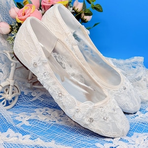Elfenbein-Spitze Schmetterling Brautschuhe, Perle Rhinestone-Hochzeits-flache Schuhe, weicher Komfort Brautschuhe