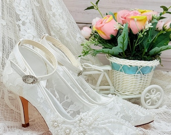 Ivory Lace Pearl Wedding Heels, Ankle Strap Bridal Pumps, Pointed Toe Vintage Wedding Shoes, Ivory Lace Bridal Heels