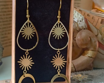 Boucles d'oreilles en laiton doré, boucles d'oreilles soleil et lune, boucles d'oreilles en forme de larme, boucles d'oreilles goutte d'eau, bijoux de festival, bijoux de fée