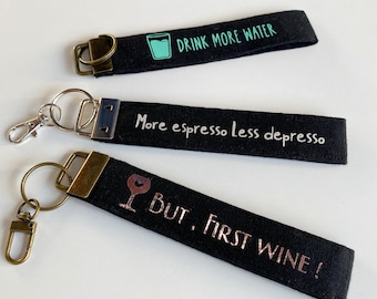 Llavero personalizado para amantes de la comida: llavero de pulsera hecho a mano - Regalo para amantes del vino y el café