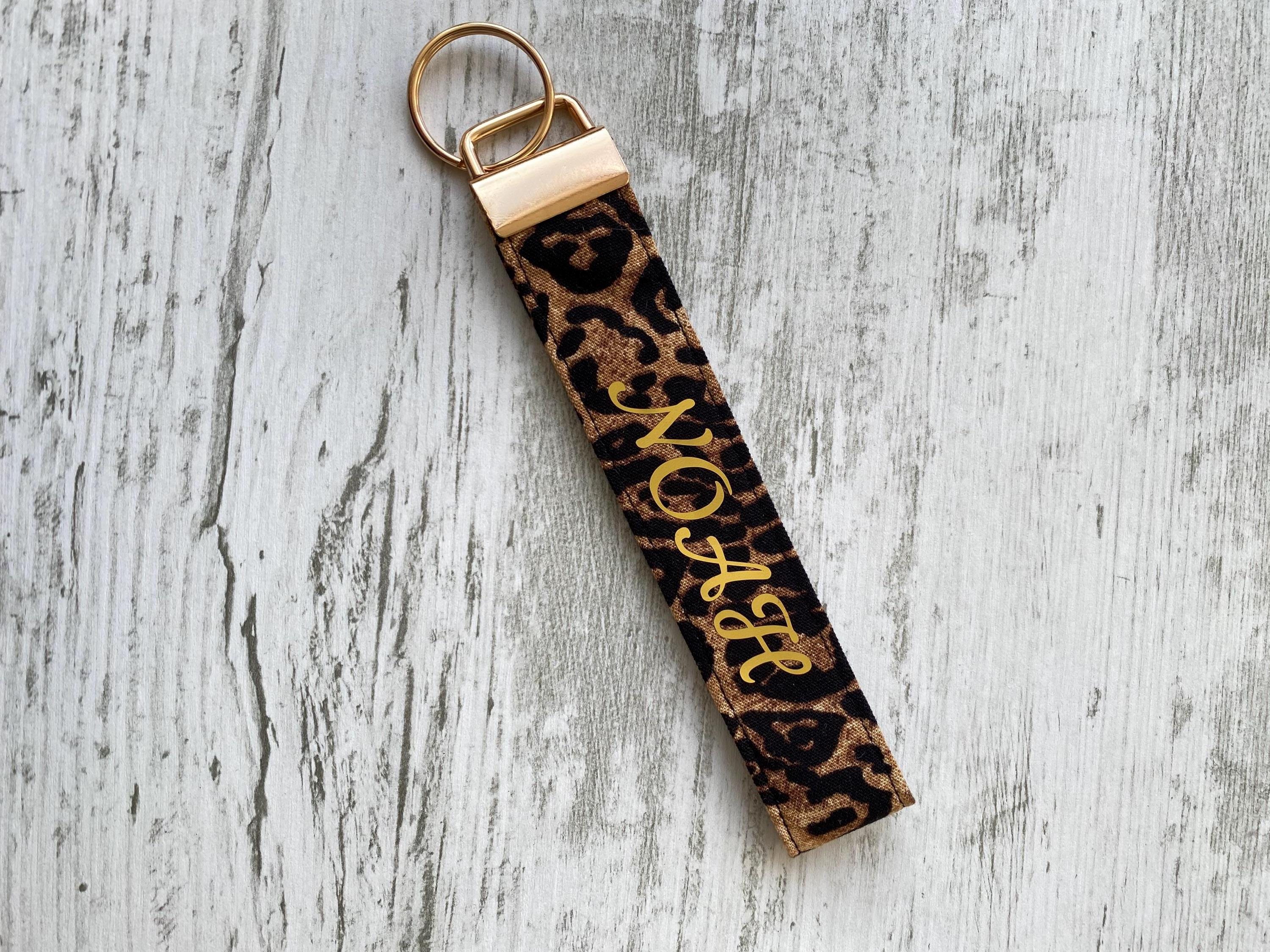 Portachiavi Da Polso Donna – Braccialetto In Perline Di Silicio E Legno, Con Nappa In PU E Clip Dorata, Motivo Croce Leopardata