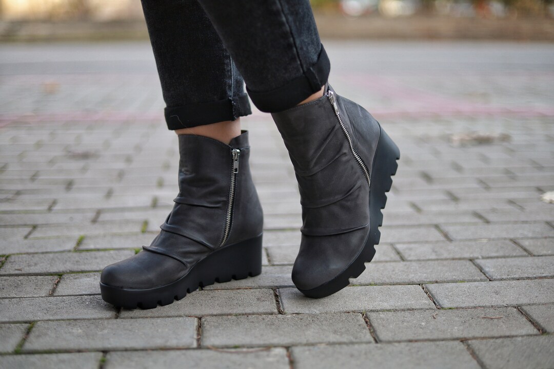 gray women's boots clearance