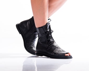 Botines de verano de cuero genuino negro para mujer, botines planos de verano, sandalias de punta abierta, sandalias de cuero gladiador para mujer, zapatos hechos a mano