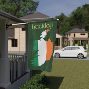 Personalisierte Irlands 26 Grafschaften Irish Plaid House Banner mit keltischer Schrift
