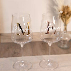 Personalisiertes Weinglas Vinyl Wein Geschenkidee Glas Initialen Hochzeit JGA Party Bild 1