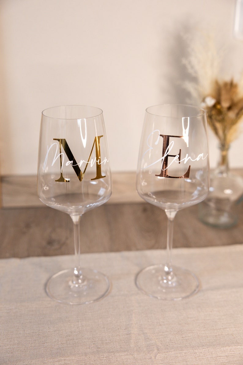 Personalisiertes Weinglas Vinyl Wein Geschenkidee Glas Initialen Hochzeit JGA Party Bild 1