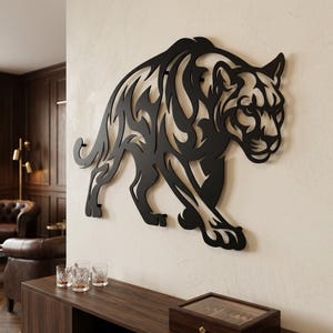Strykande puma SVG DXF EPS - Tribal Puma bergslejon metall väggkonst silhuett Xtool - Wildlife Decor Cut File