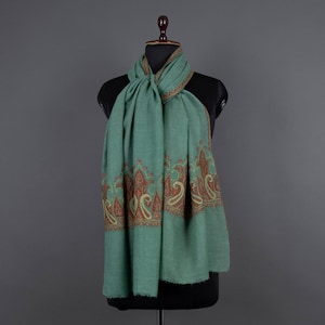 Hand Embroidered Sozni Pashmina Stole: Kashmiri Cashmere Wrap