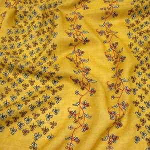 Hand Embroidered Pashmina Shawl: Kashmiri Sozni Cashmere Scarf