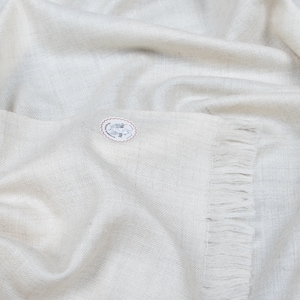 Handwoven GI Pashmina Cashmere Scarf: Natural White Luxury Wrap