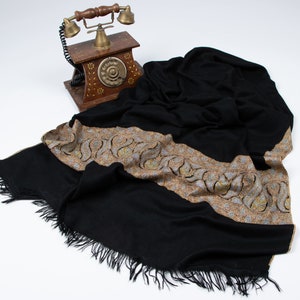 Handwoven Black Pashmina Scarf: Kashmir Sozni Embroidery, 40x80&quot;