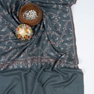Hand-Embroidered Kashmiri Pashmina Shawl: Heirloom Cashmere Wrap, 28x80&quot;