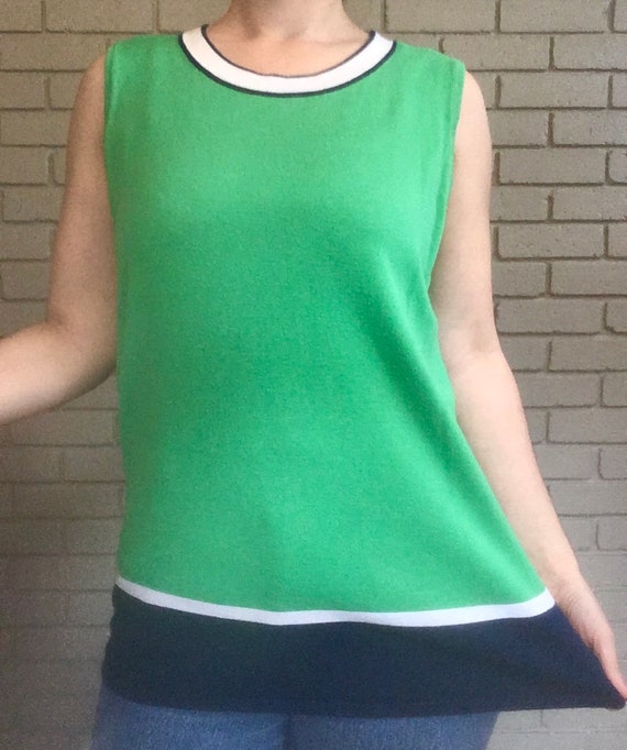 Kelly Green Sleeveless Southern Lady Top - Size L - image 4