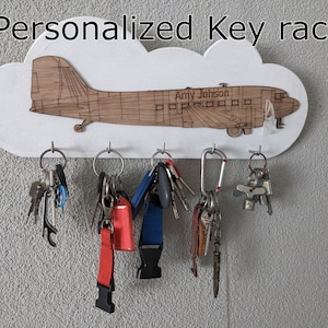Customizable airplane key rack