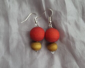 Naturally dyed wooden earrings - Madder & Marigold