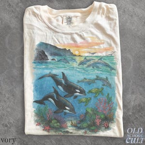 Vintage Ocean Life 90-talsskjorta, orchard delfin havssköldpadda grafisk t-shirt, kustnära marin djurliv natur strand semester present till havsälskare
