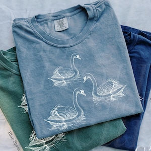 Swan 90s Vintage Style Tshirt, Retro Comfort Colors® Y2k Swan Shirt, Swan Lovers Shirt Goose Shirt, Unisex Adult Goose Tee