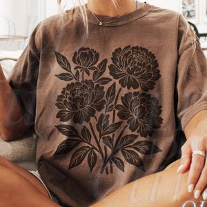 Linocut Flower Comfort Colors® Vintage Style Tshirt, Retro Block Print Peonies Shirt,Ranunculas Woodcut Stamp Tee,Cottagecore Boho Botanical