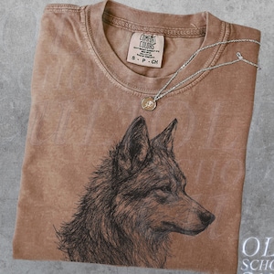 Wolf 90s Vintage Style Comfort Colors® Tshirt, Retro Wolf Mystical Shirt, 2000s Nature Wolf Shirt, Washed Unisex Shirts, Wolf Gifts