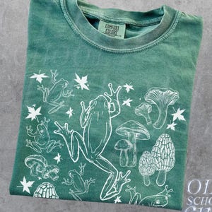 T-shirt de style vintage grenouille Cottagecore des années 90, chemise Nature grenouille couleurs confort rétro Y2k, chemise esthétique botanique, t-shirt crapaud adulte unisexe