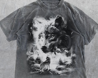 Vintage Wolf 90s Halftone Shirt, Wolf Lovers Retro Moon Tee, 2000s Nature Moon Alpha Shirt, Nostalgia Unisex Oversize Tee, Wolf Lover Gifts