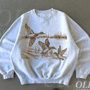 Retro Duck Nature Sweatshirt , 90s Vintage Wildlife Mallard Pullover, Boho Unisex Cabincore Crewneck Cozy Season Rustic Cabin Shirt