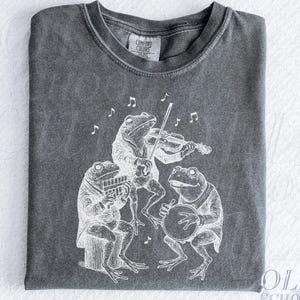 Frog Musicians 90s Comfort Colors® Tshirt, Vintage Frog Shirt, Funny Music Top, Guitar Lovers Toad Gift, Unisex Adult Rat Graphic Tee