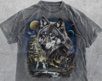 Camiseta gráfica vintage de lobo de los 90, camiseta retro de lobo místico y galaxia, camiseta de lobo alfa y luna de la naturaleza de los 2000, camiseta unisex extragrande nostálgica, regalo de lobo