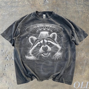 Raccoon Selfie With Ufo Vintage 90s Style T-Shirt, Unisex Retro Funny Raccoon Graphic Tee, Ufo Meme Trash Panda Shirt, Alien Gag Adult Shirt