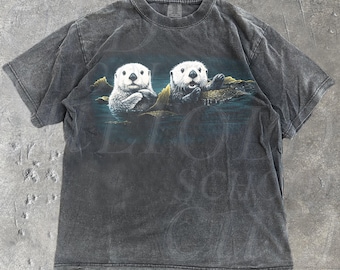 Vintage Sea Otter 90s Graphic T-Shirt, Retro Otters Nature Tee, Nostalgia Wildlife Unisex Top