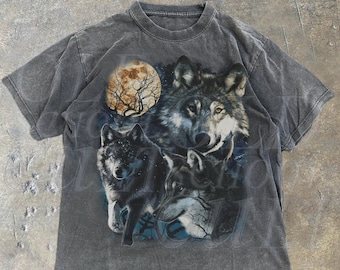 ヴィンテージウルフ90年代グラフィックシャツ、ウルフラバーズレトロムーンTシャツ、2000年代ネイチャームーンアルファシャツ、ノスタルジアユニセックスオーバーサイズTシャツ、キュートなウルフギフト