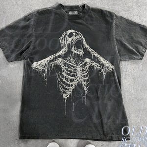 Screaming Skeleton T Shirt Scary Horror Graphic Tee, Creepy Ghoul Undead Vintage Retro Spooky Goth Costume Halloween Top Unisex Tshirt Gift