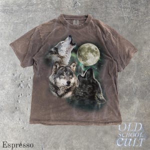 Howling Wolves Vintage 90s Graphic Shirt, Retro Comfort Colors® Wolf Moon Tee, Wild Free, Loyal Wolf Retro Top,Grey Wolf Washed Oversize Tee Espresso