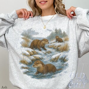 Felpa retrò con motivo a lontre selvatiche, girocollo con motivo a lontre vintage anni '90, girocollo unisex Boho, maglione nostalgico con motivo a lontre immagine 4